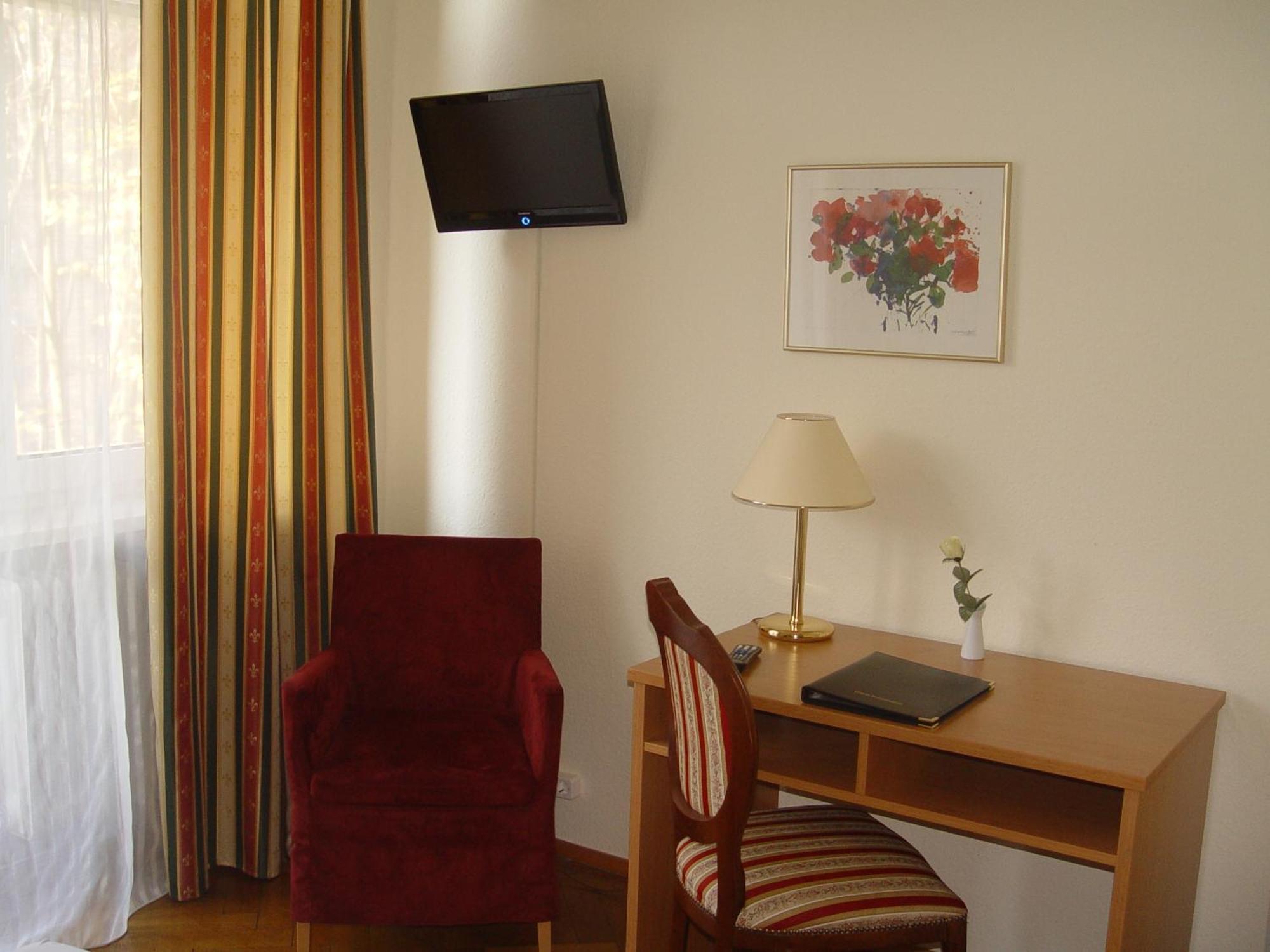 Hotel Markgraefler Hof Karlsruhe Buitenkant foto
